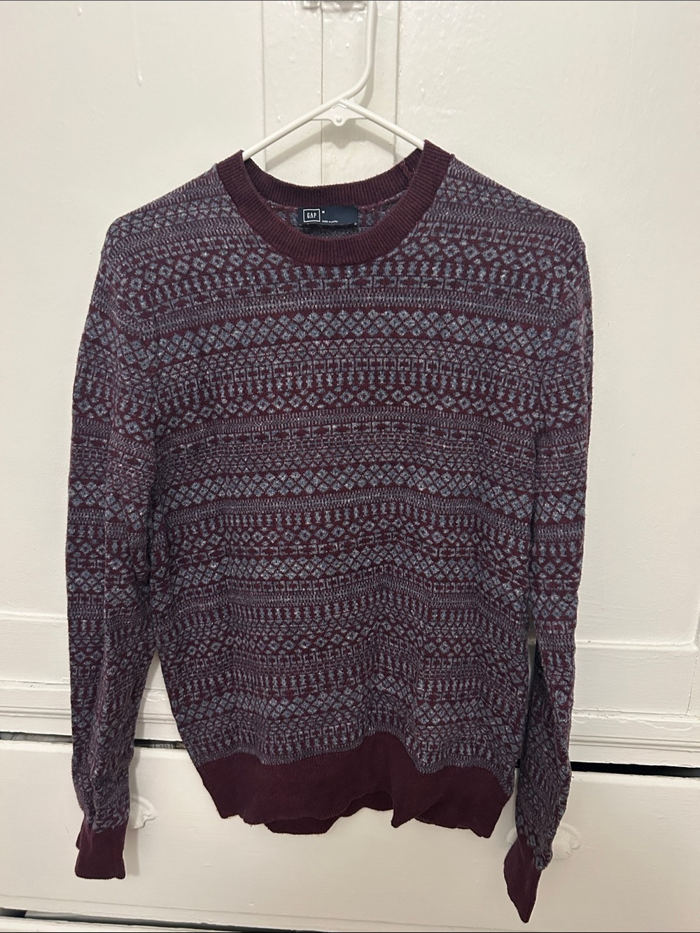 GAP Men's Burgundy and Gray Patterned Crewneck Sweater